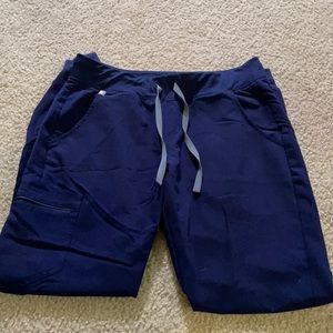 Figs Zamora jogger like new MT